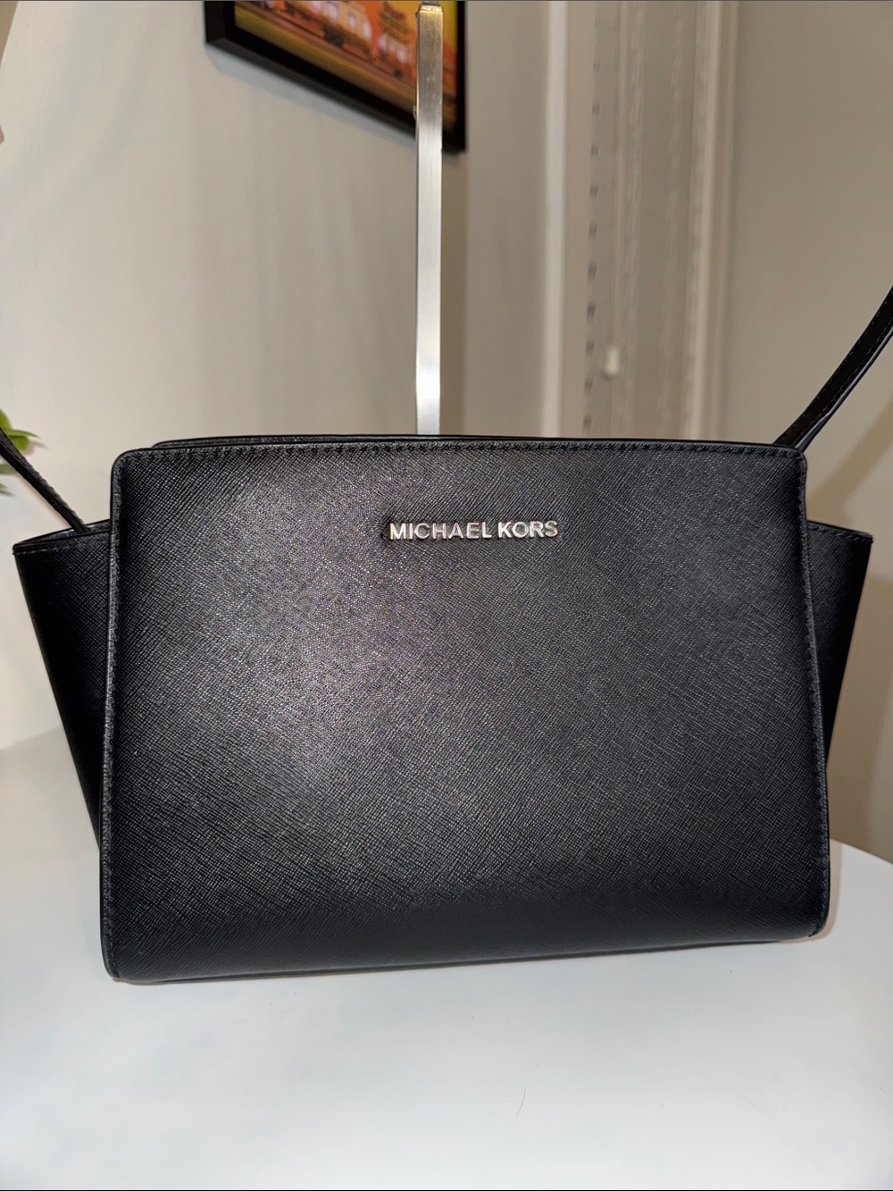 Michael Kors Selma Medium Messenger Bag